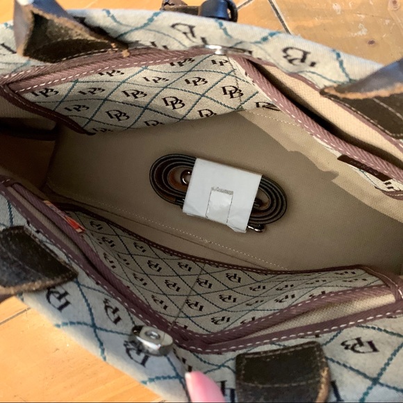 Dooney & Bourke signature shoulder bag - Picture 4 of 4
